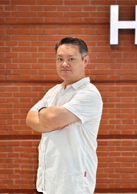Charlie H. / 系统分析师    System Analyst